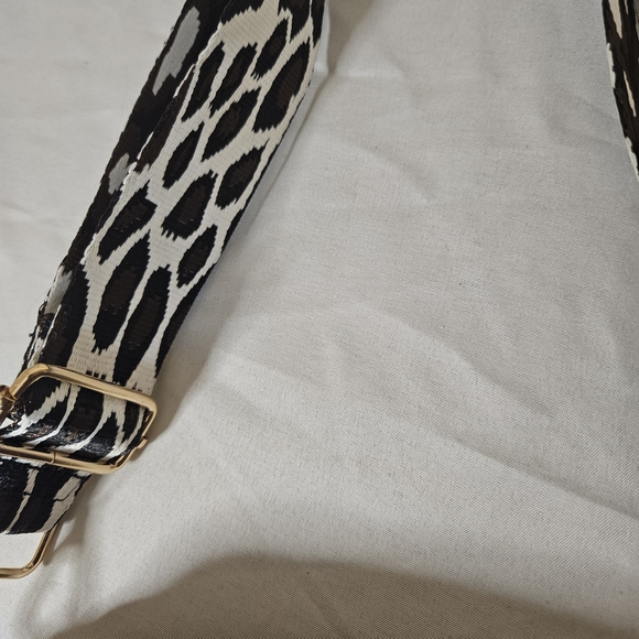 Brown Quilted Crossbody Bag with Patterned Strap - Picture 3 of 8